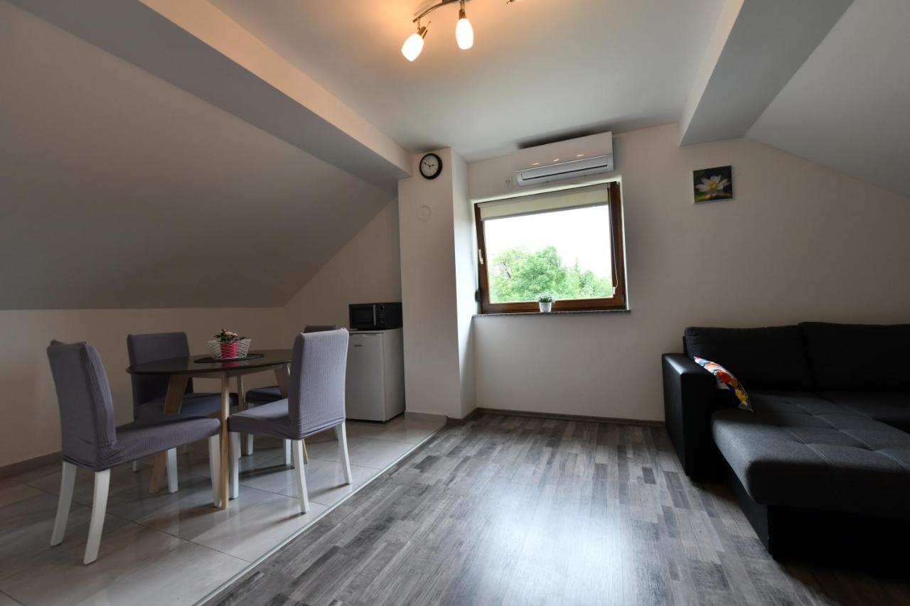 Apartman Mate Rakovica Exterior foto
